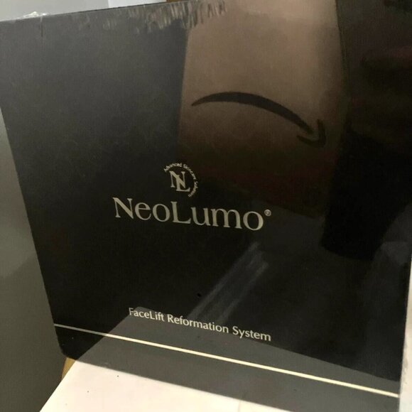 NEOLUMO FACELIFT REFORMATION SYSTEM DEVICE - BRAND NEW - SEALED - Picture 1 of 2